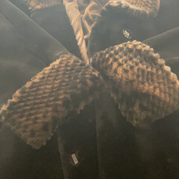 Nwot, Gorgeous faux fur maxi coat - Picture 7 of 9